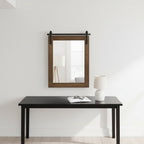 Specchio da parete rustico in legno con porta da fienile